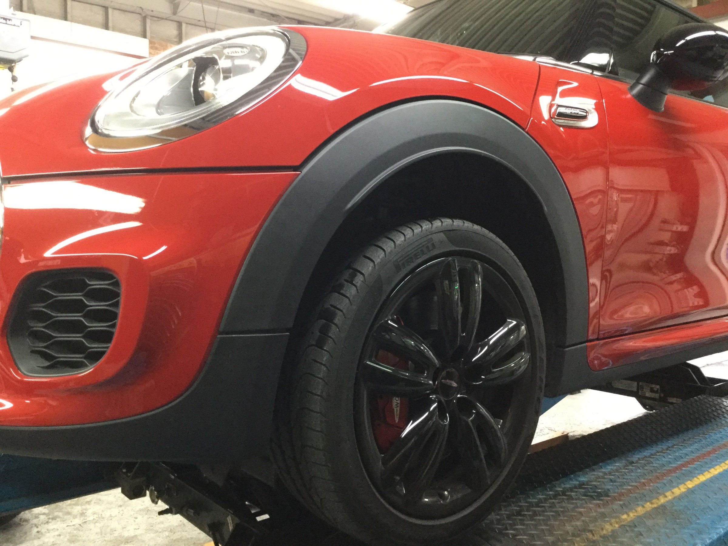 □MINI JOHN COOPER WORKS□ ～スタッドレス・ホイールセット取付