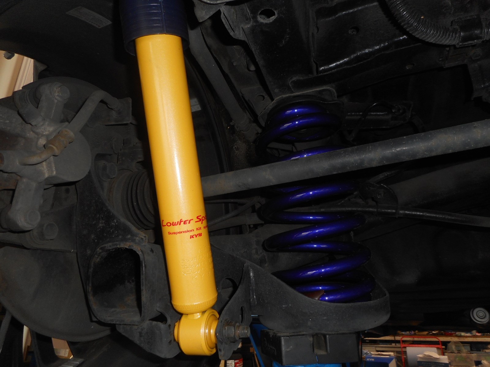 エスティマHV AHR20W ショック＆スプリング交換 | トヨタ エスティマ