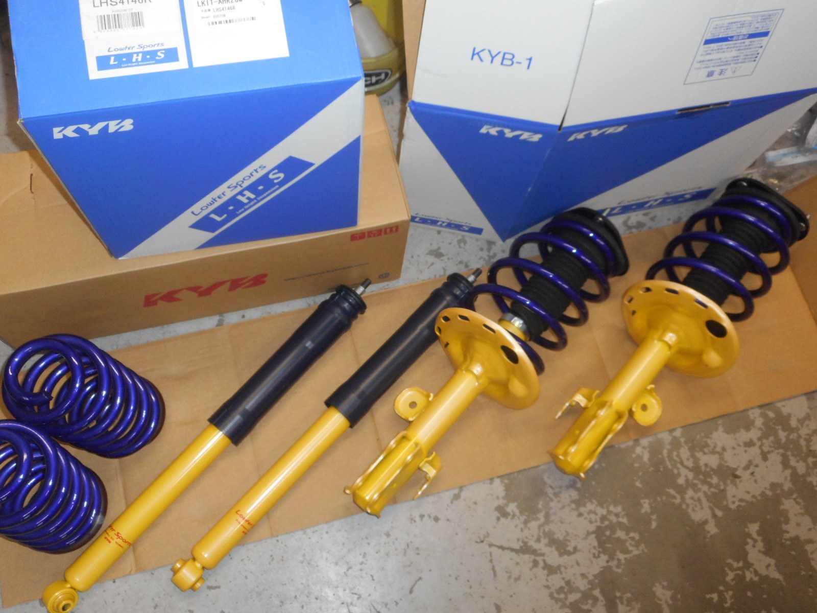 エスティマHV AHR20W ショック＆スプリング交換 | トヨタ エスティマ