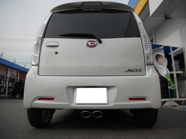 ダイハツ ムーヴ LA100S センター出しマフラー取り付けいたしました