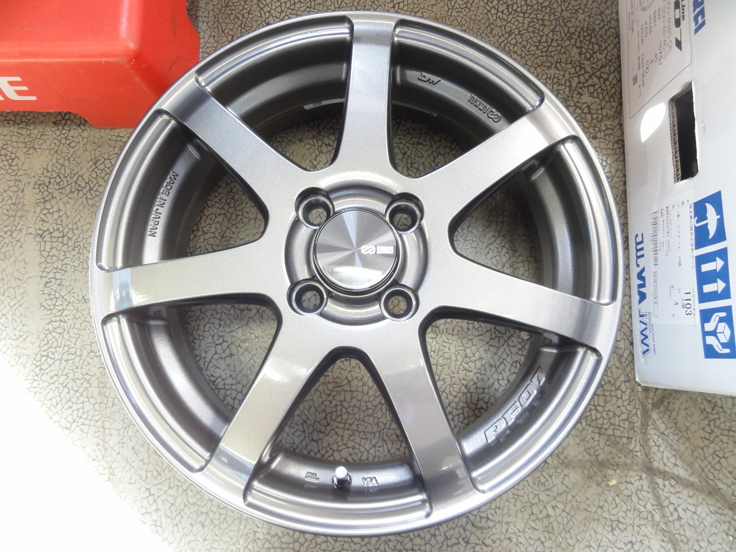 アルトワークス（HA36S）エンケイ製アルミホール「PF07