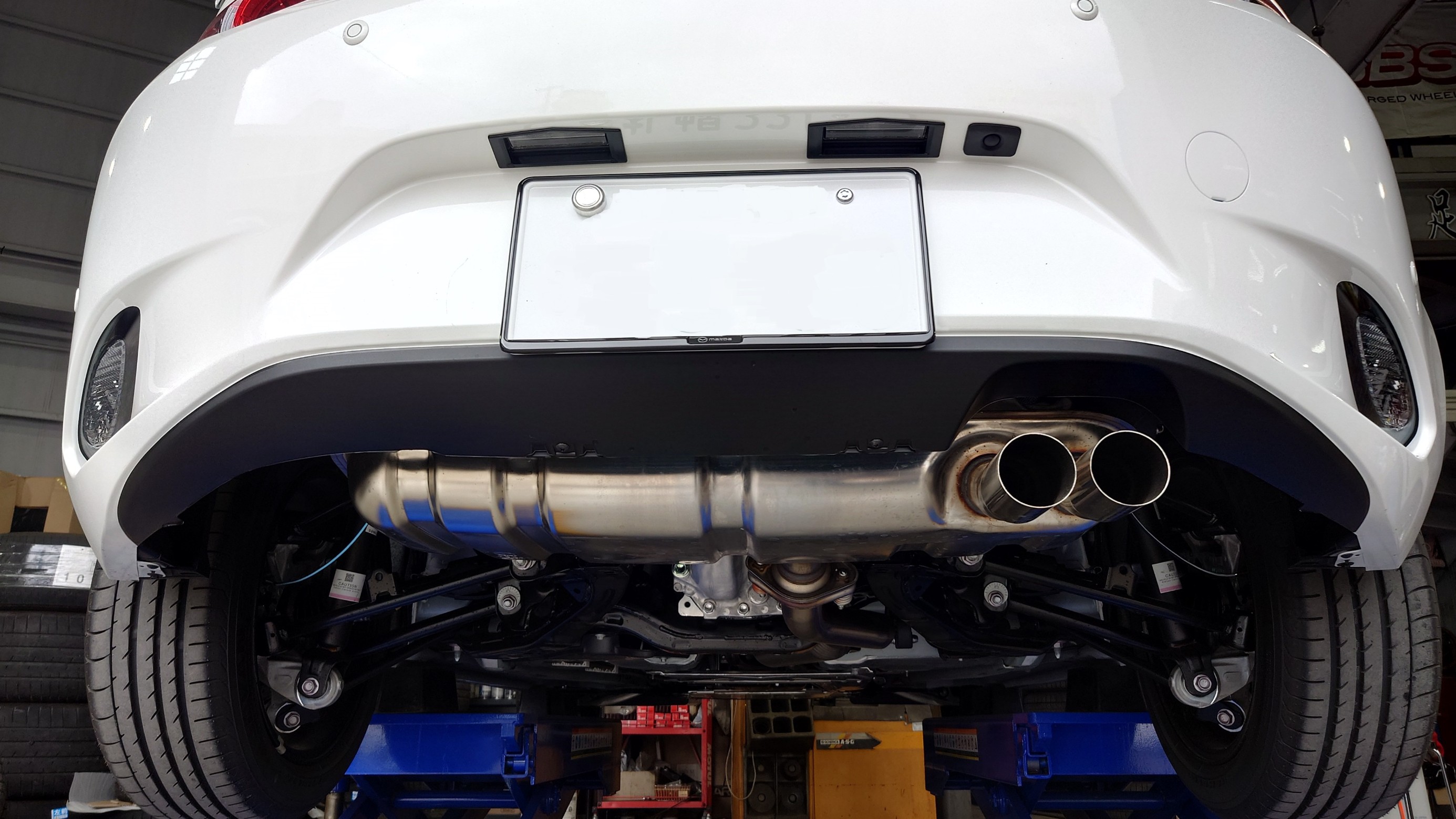 まるで管楽器♪ 「SACLAM管」こと SACLAM（サクラム）NDロードスター用