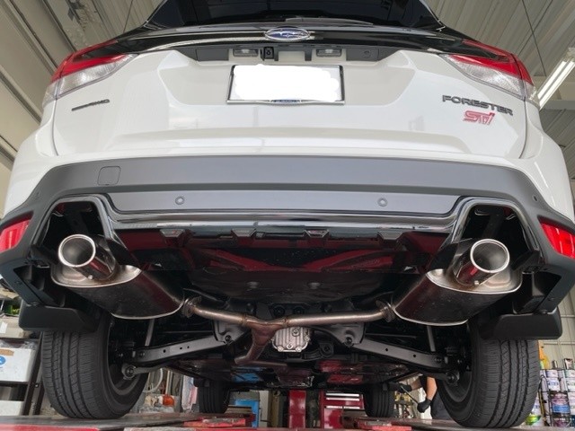 フォレスターSK5 × GANADOR（ガナドール）マフラー × グラムライツ57CR