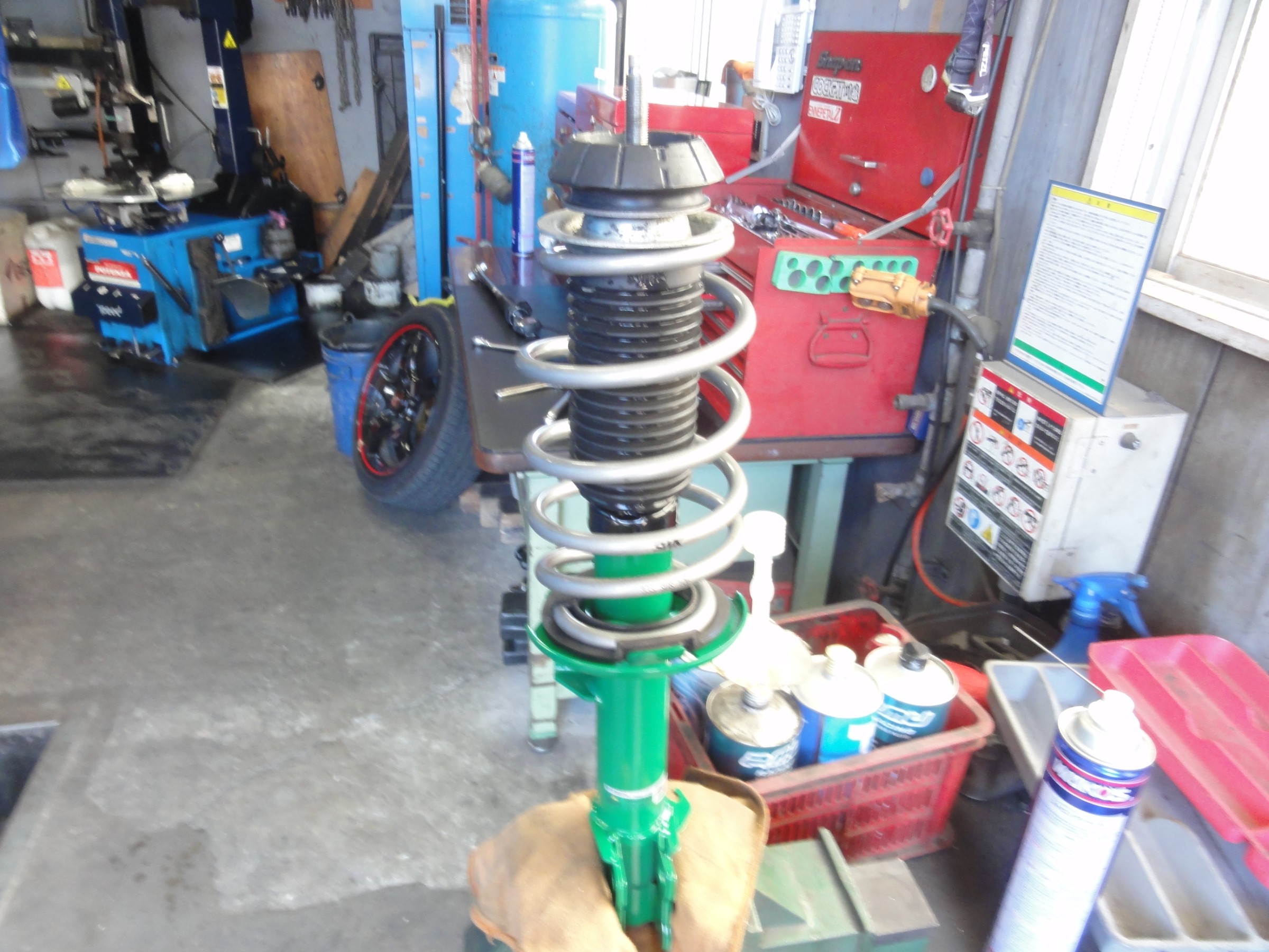 スイフトスポーツ（ZC33S）テイン製純正形状ショックアブソーバー