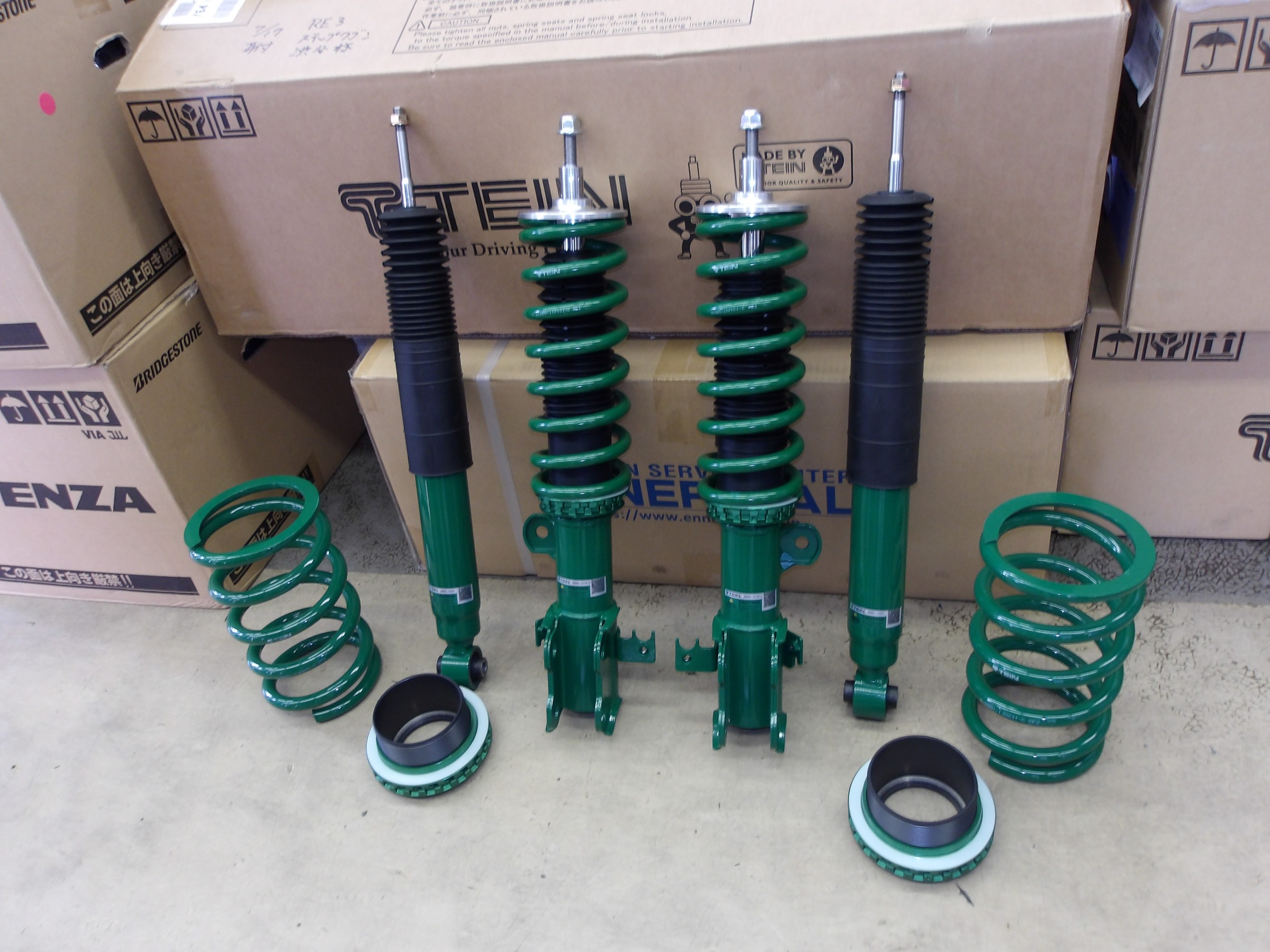 ステップワゴン（RF3）テイン製車高調「STREET BASIS Z」装着