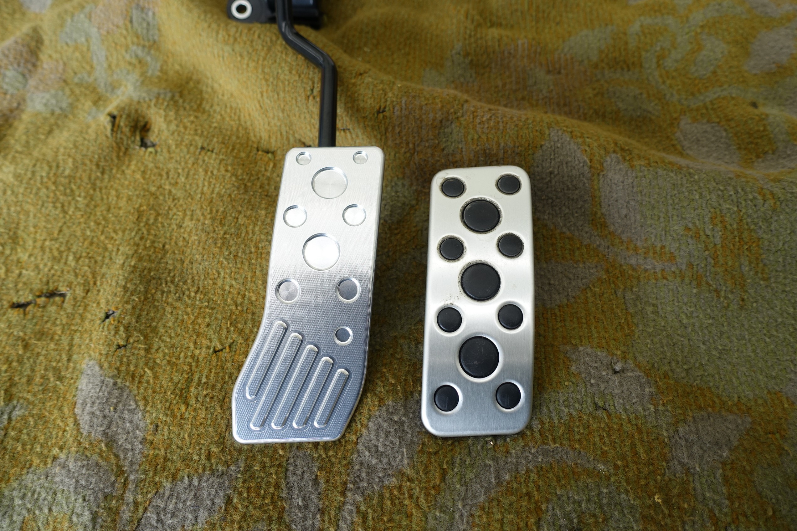 地味なパーツだけど効果は絶大！トヨタ86（ZN6）に「NEOPLOT アクセル