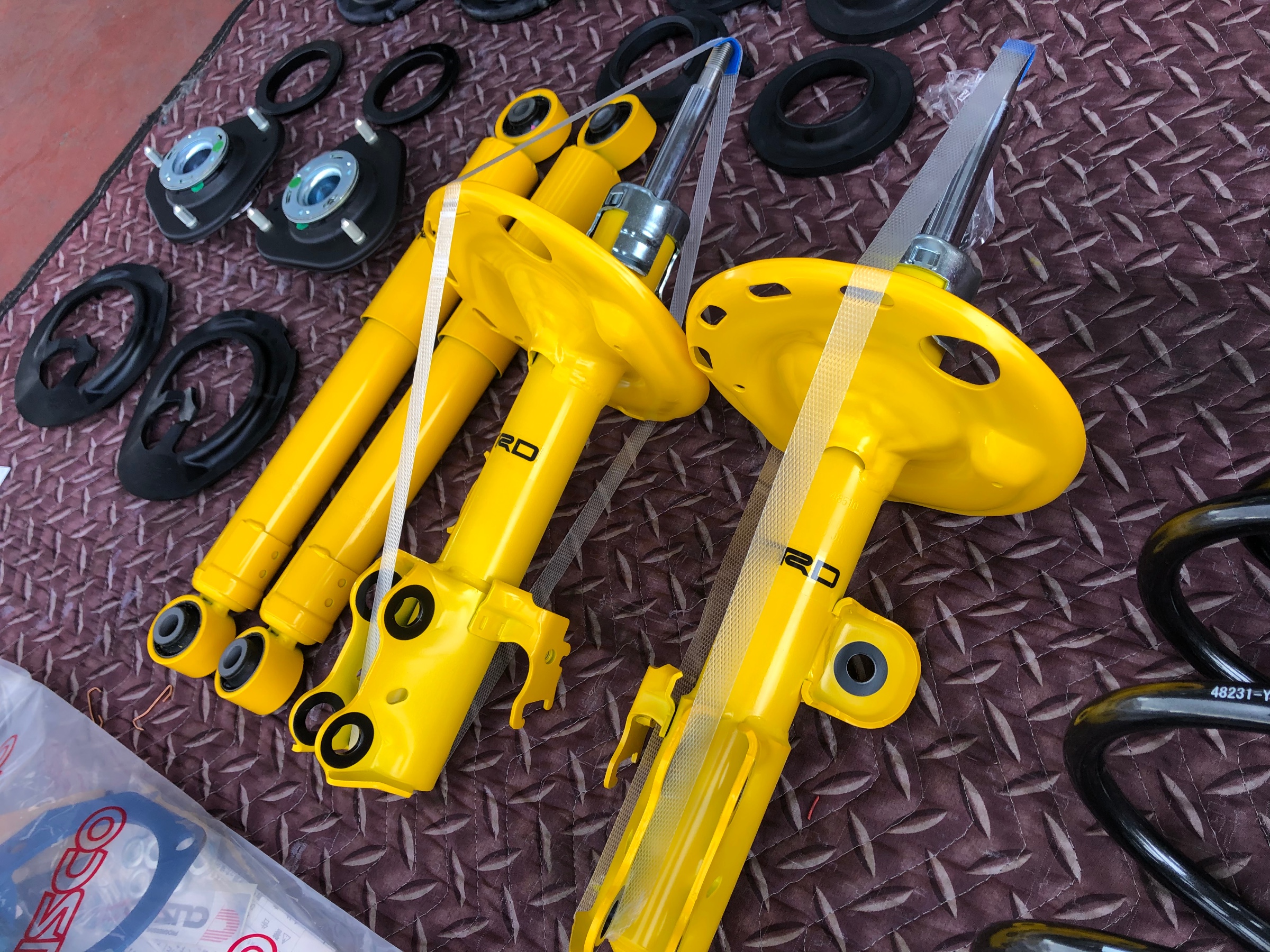 アルファードハイブリッド AYH30W × TRD サスペンションキット取付け