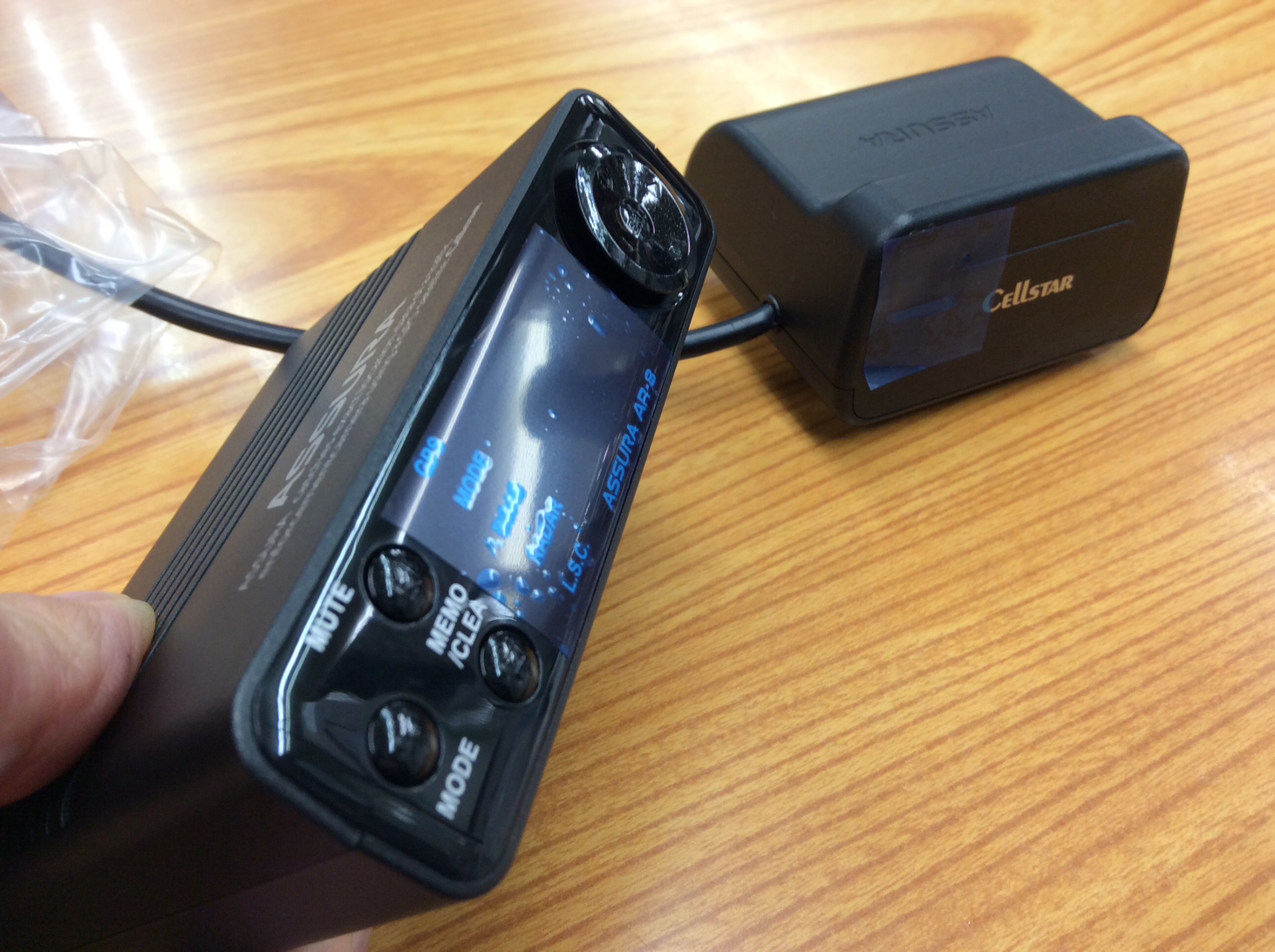 モニターレスなセパレート レーザー&レーダー探知機「 CELLSTAR AR-8