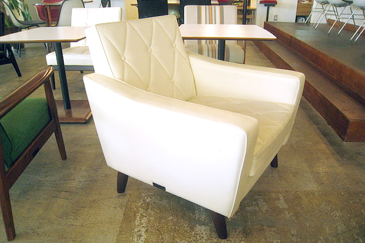 カリモク60 ロビーチェア1シーター（スタンダードアイボリー）※店頭