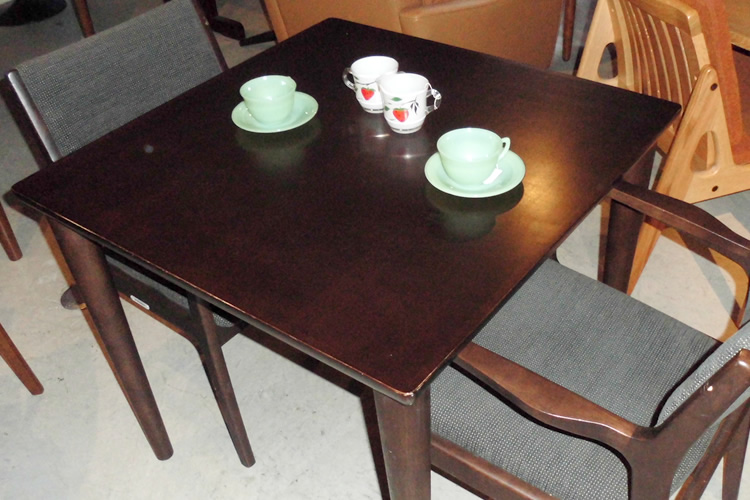 カリモク60 ダイニングテーブル800（モカブラウン） | collect