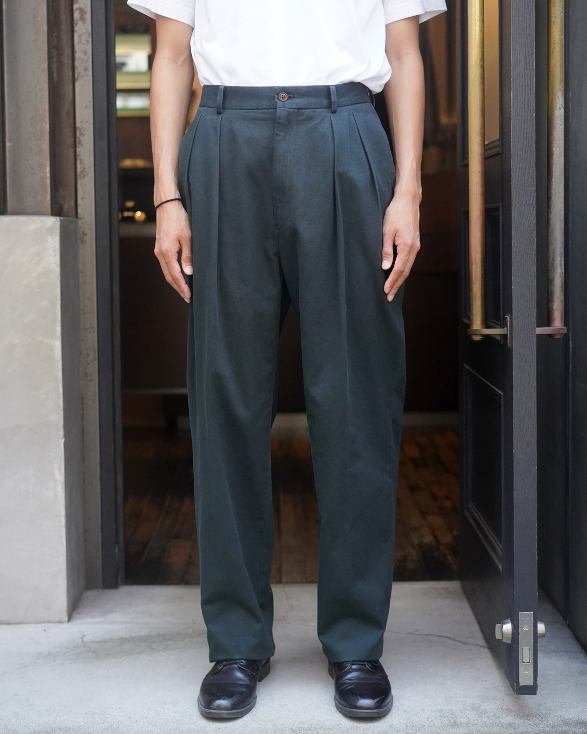NEAT｜NEAT Chino - Charcoal｜PRODUCT｜Continuer Inc.｜メガネ