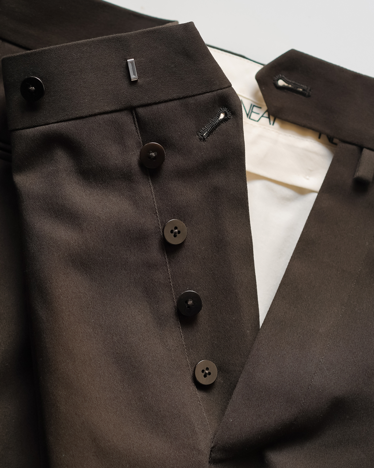 NEAT｜Cotton Venetian｜STANDARD - Brown｜PRODUCT｜Continuer Inc