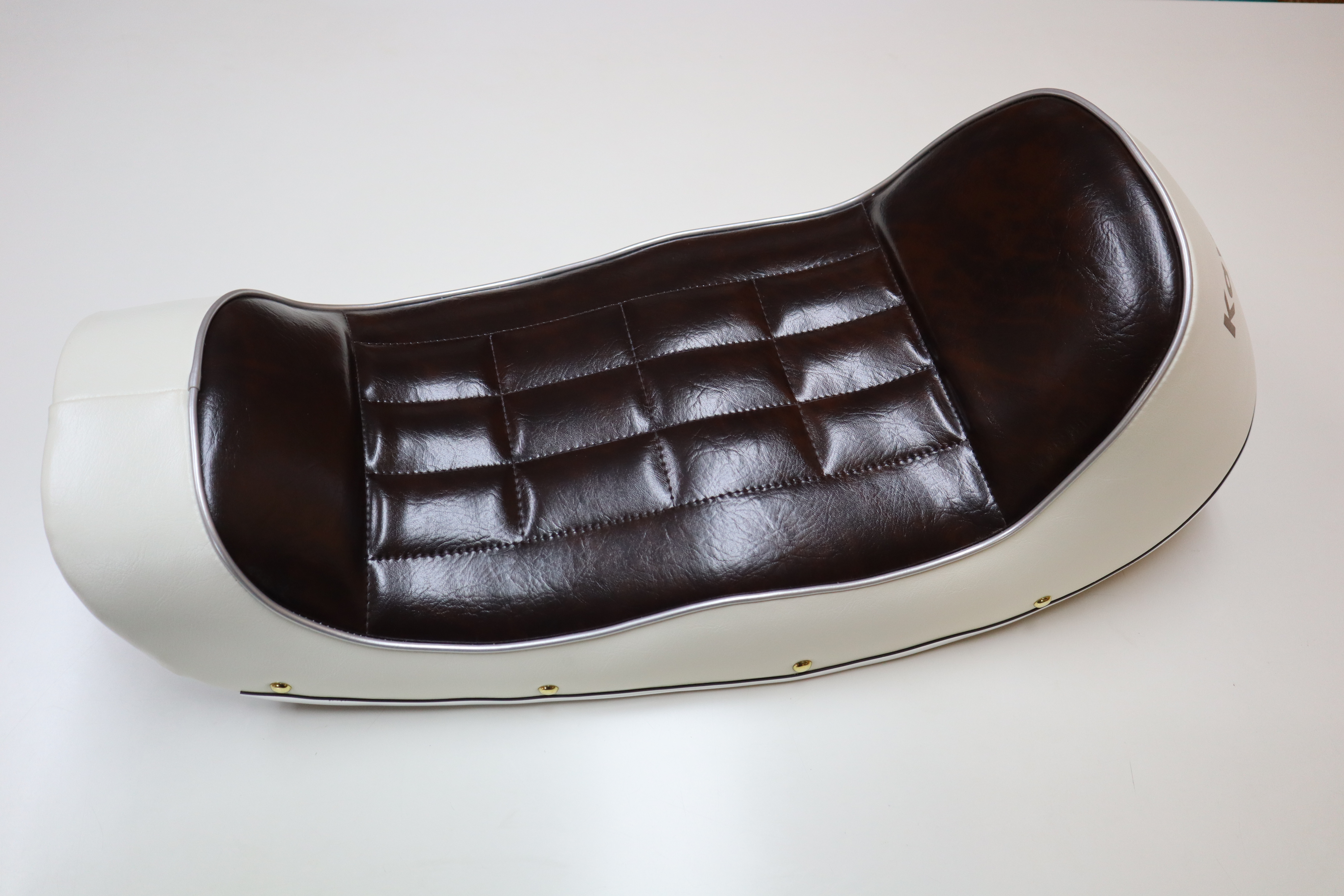 バイクショップ コンボイ / Z1/Z2 特注品 サーフィットシート(ホワイト