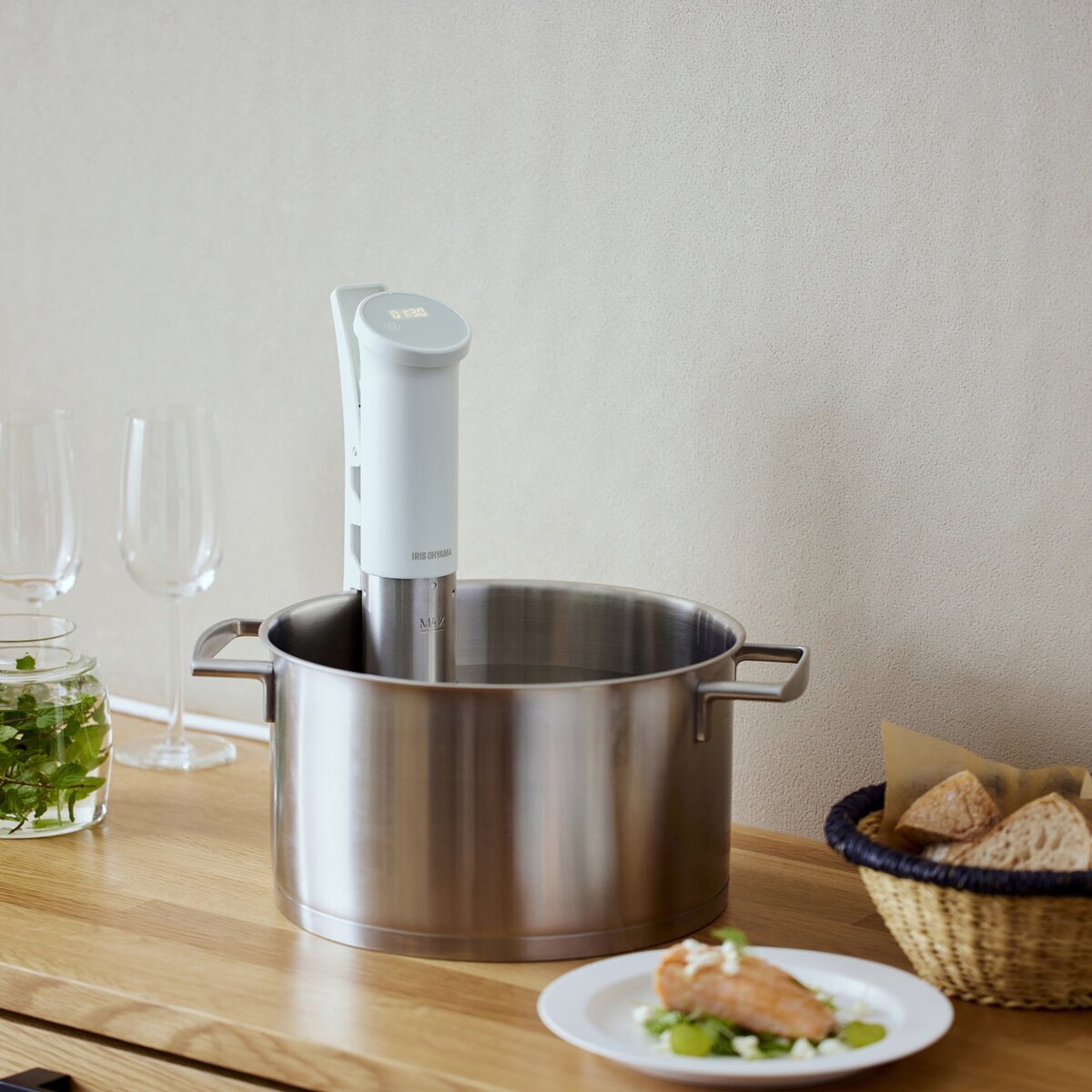 アイリスオーヤマ スリム低温調理器 LTC-04-W | Costco Japan