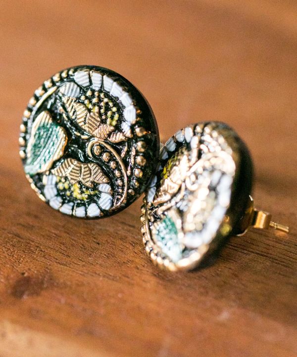 チェコガラスミレピアス（M）(BLACK FLOWER): 『欧州航路』