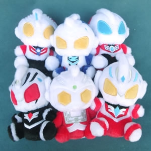 ウルトラマングッズ M78 ふわふわお座りぬいぐるみ(ベリアル，トレギア