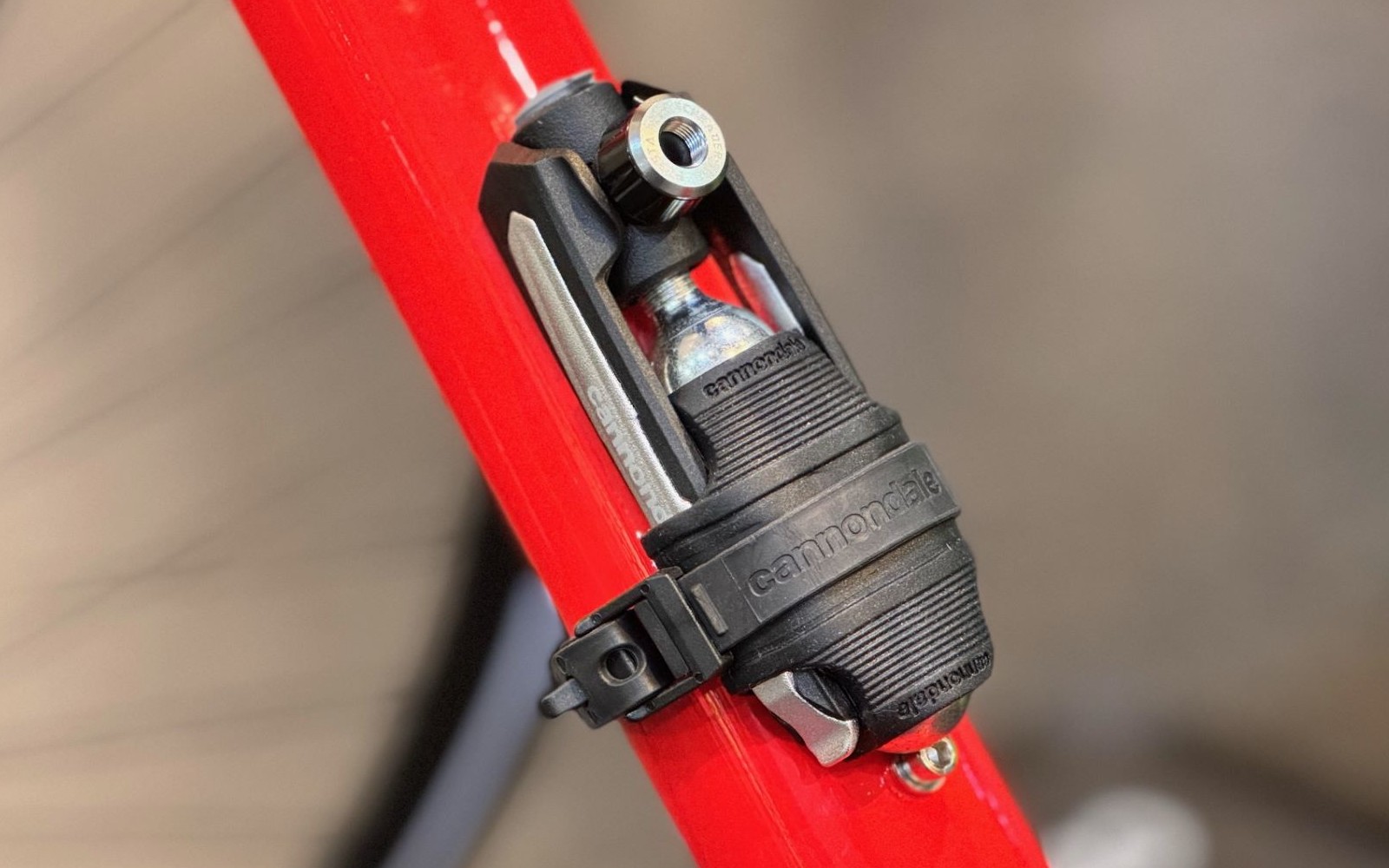 旅先パンクの対応なら【Set-Off Flat Kit】 | キャノンデール横浜