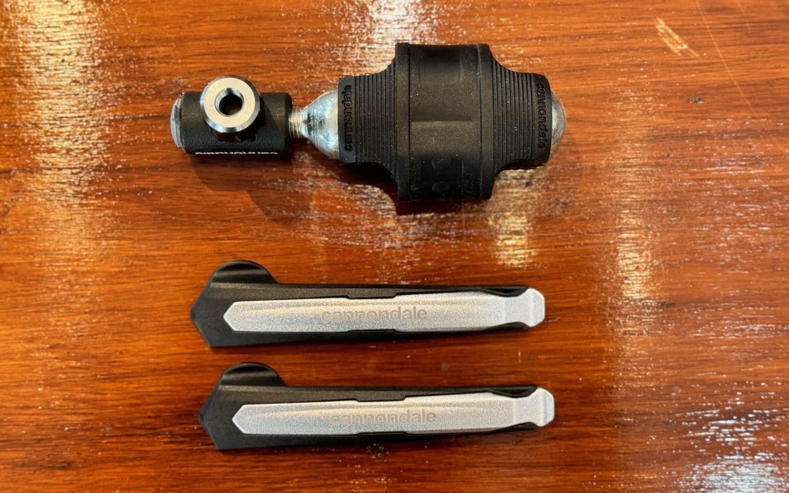 旅先パンクの対応なら【Set-Off Flat Kit】 | キャノンデール横浜