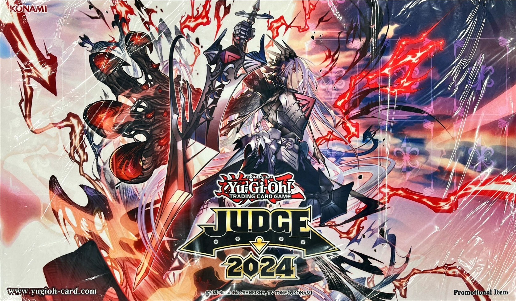 プレイマット『赫聖の妖騎士(JUDGE2024)』【-】{-}《プレイマット》