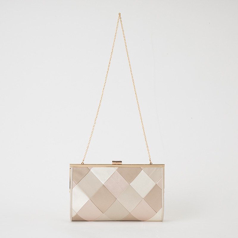 AIMER 縦型クラッチバッグ ベージュ AIMER 縦型クラッチバッグ