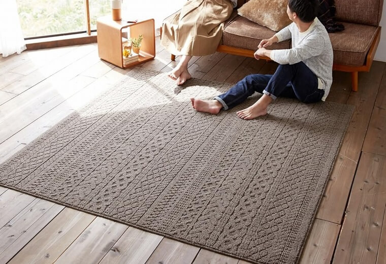 編み込んだニットをイメージした洗える日本製ラグ『LCABLE/ケーブル