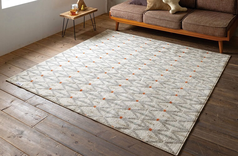 ドットのアクセントがおしゃれ！洗える日本製ラグ『LAGUNA/ラグナ