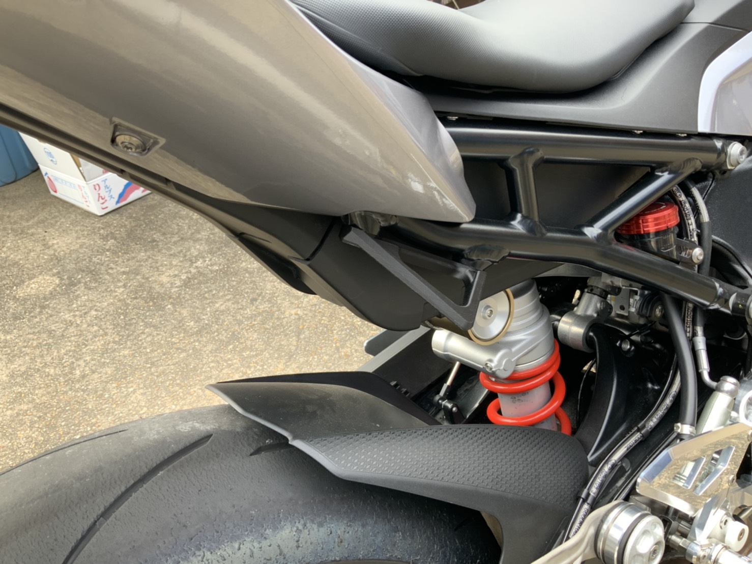 S1000RR用 タイダウンフックプレート開発中！