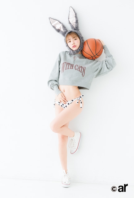 内田理央、大胆セクシーカットで人気ファッション雑誌「ar」表紙に初