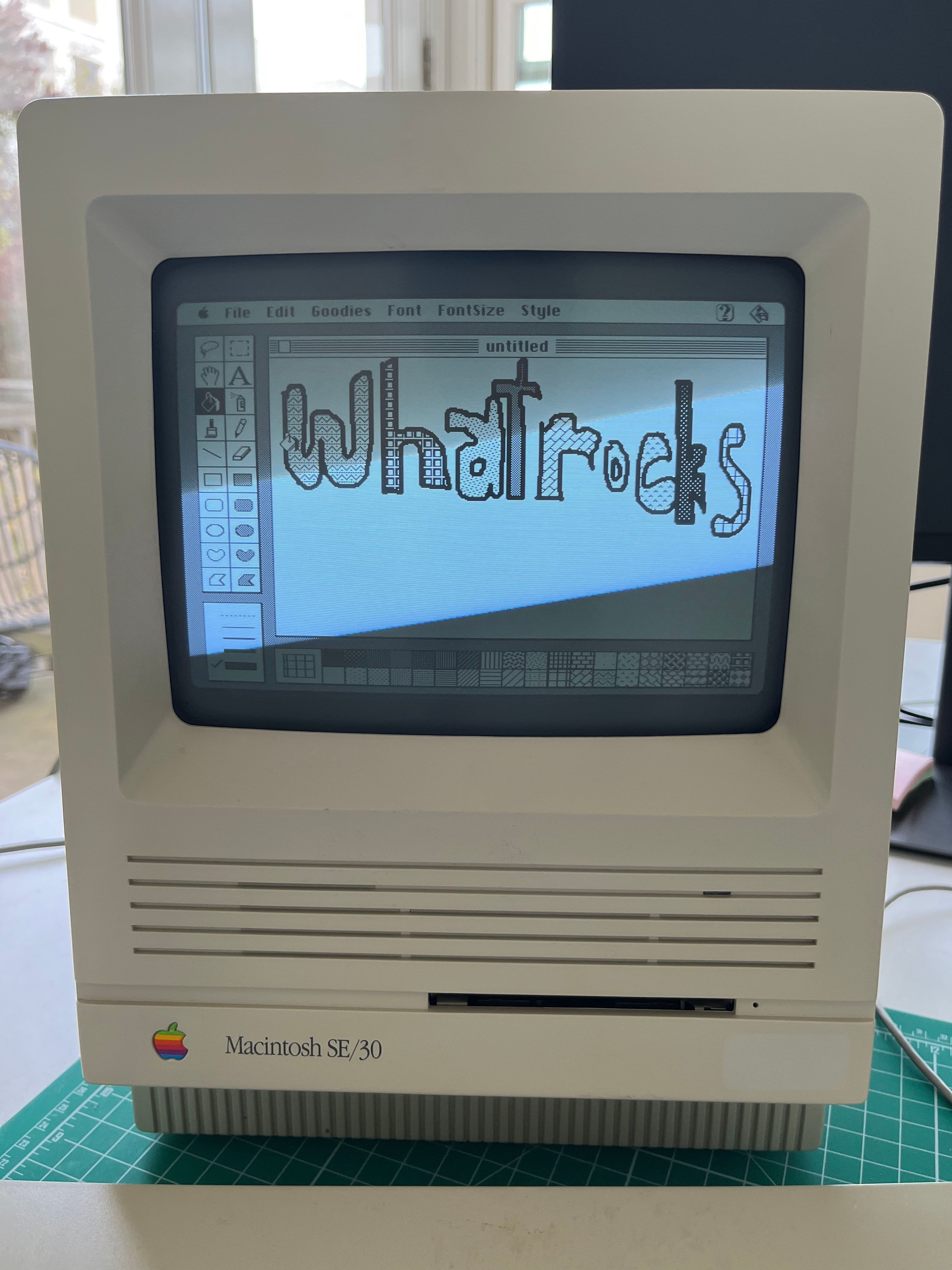 My New Old Apple Macintosh SE/30 Computer