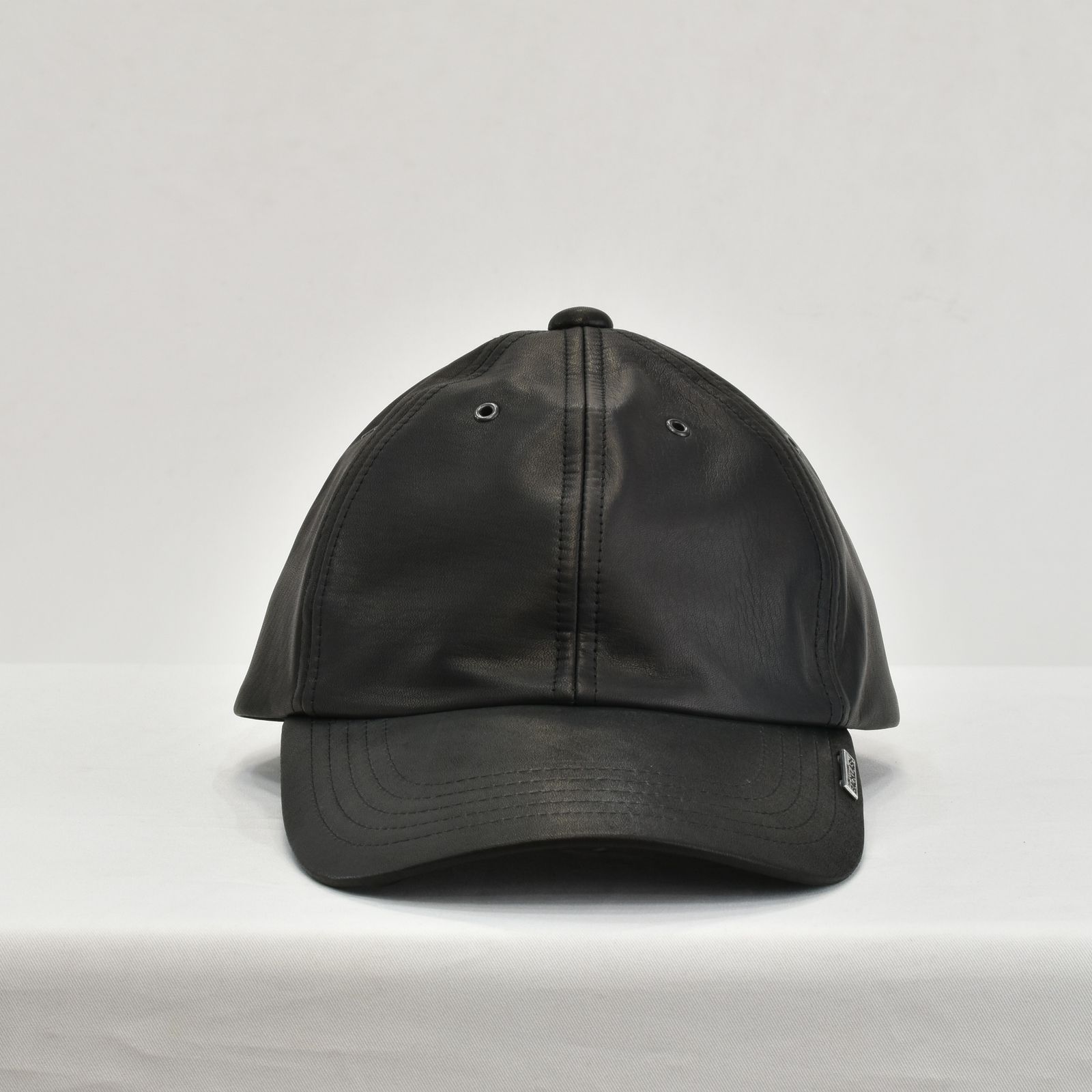 ISAMU KATAYAMA BACKLASH - Furniture Leather ローキャップ （BLACK