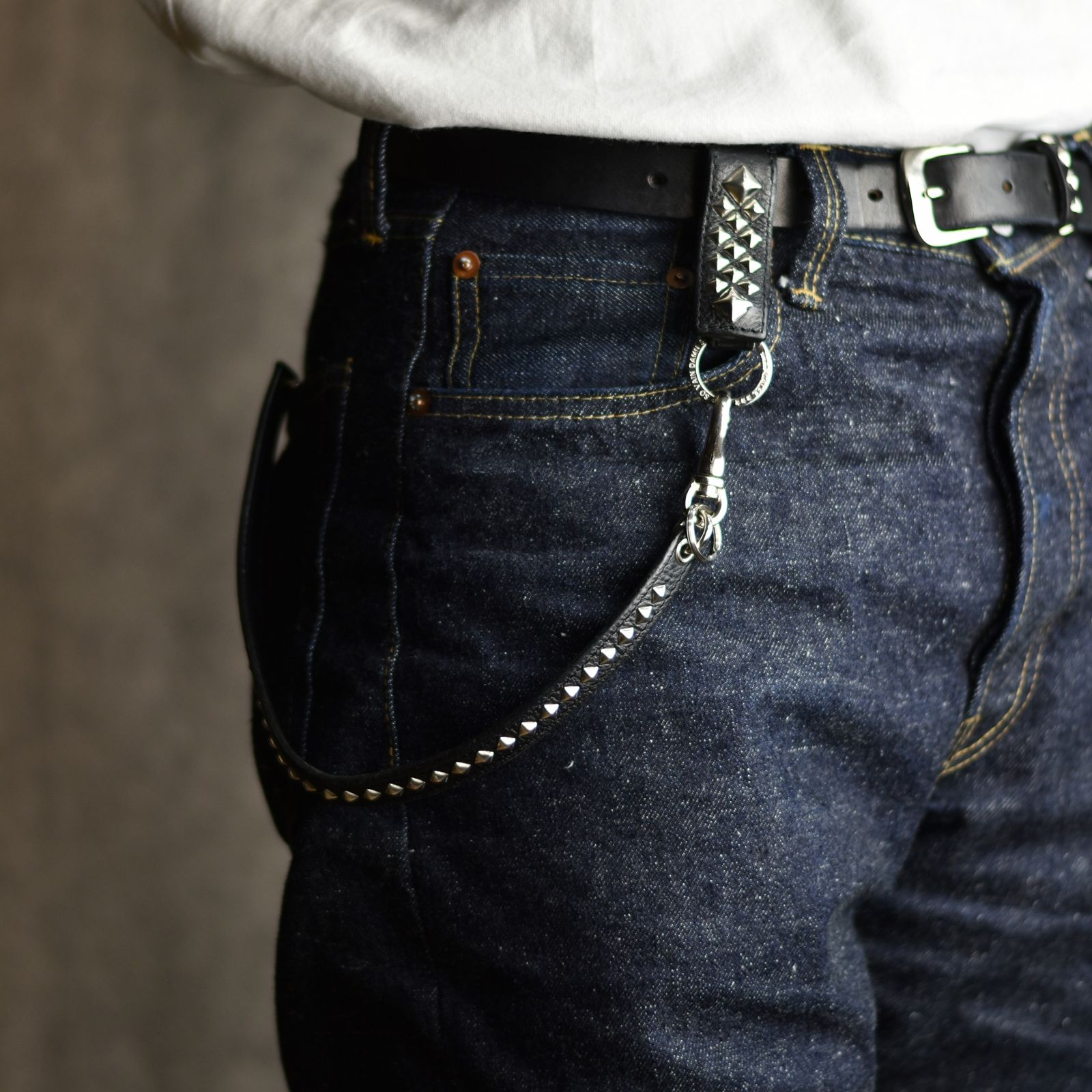 CALEE - STUDS LEATHER WALLET CORD (BLACK) / スタッズ レザー