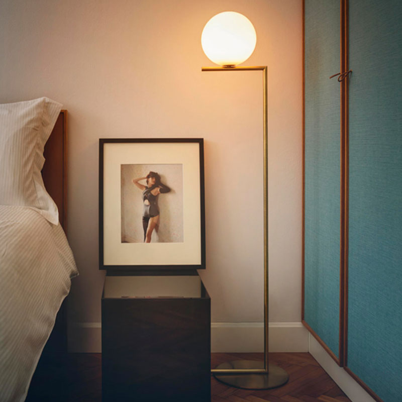 FLOS / フロス】TOIO フロアランプ /ブラックの商品詳細ページ