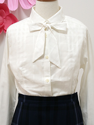 バーバリー 紺ブレザー青系チェックスカートの上品なスーツ 160