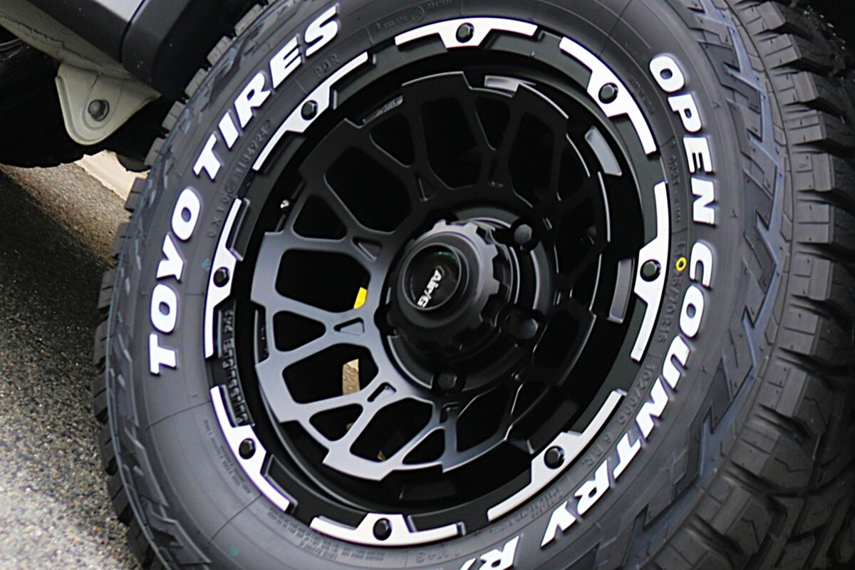 ノーマル車高のシエラに225/70R16のオープンカントリーRTを履くと