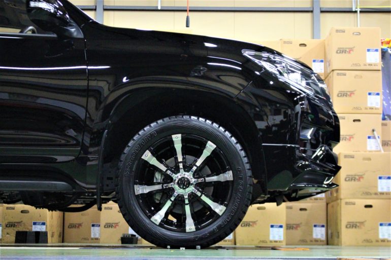 150プラドにマーテルギア ビースト 20インチスタッドレス装着