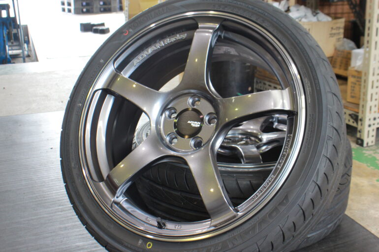 アドバンTC4 2022年18インチタイヤ付2本114,3 5H ガンメタ② ADVAN