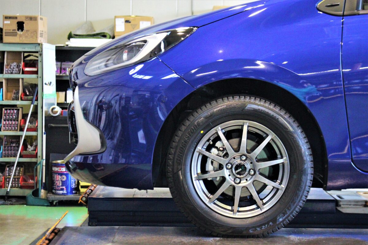 新型アクア にスタッドレスタイヤセット。凍結 & 積雪対策に