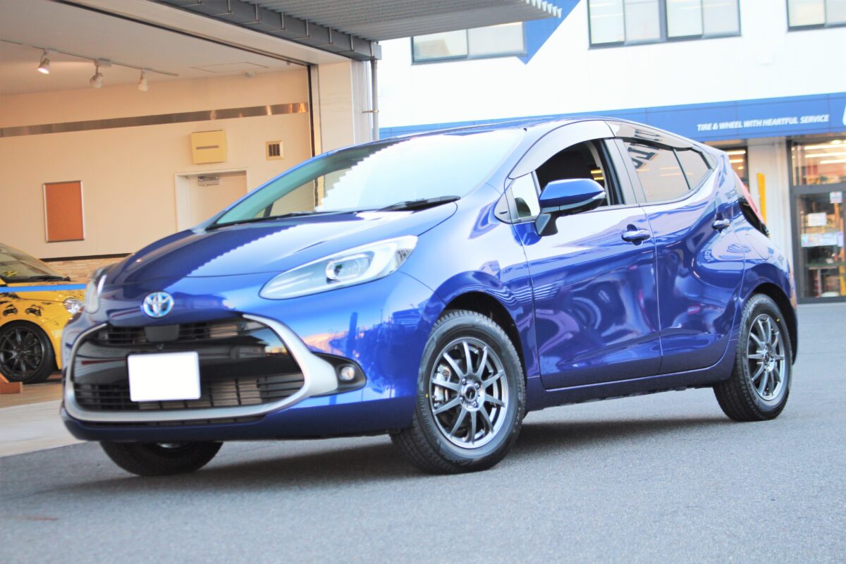 新型アクア にスタッドレスタイヤセット。凍結 & 積雪対策に