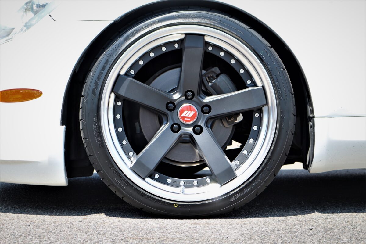 Z40型レクサスSC】ローダウン済には、ツライチ仕上げでWORK ZEAST ST2