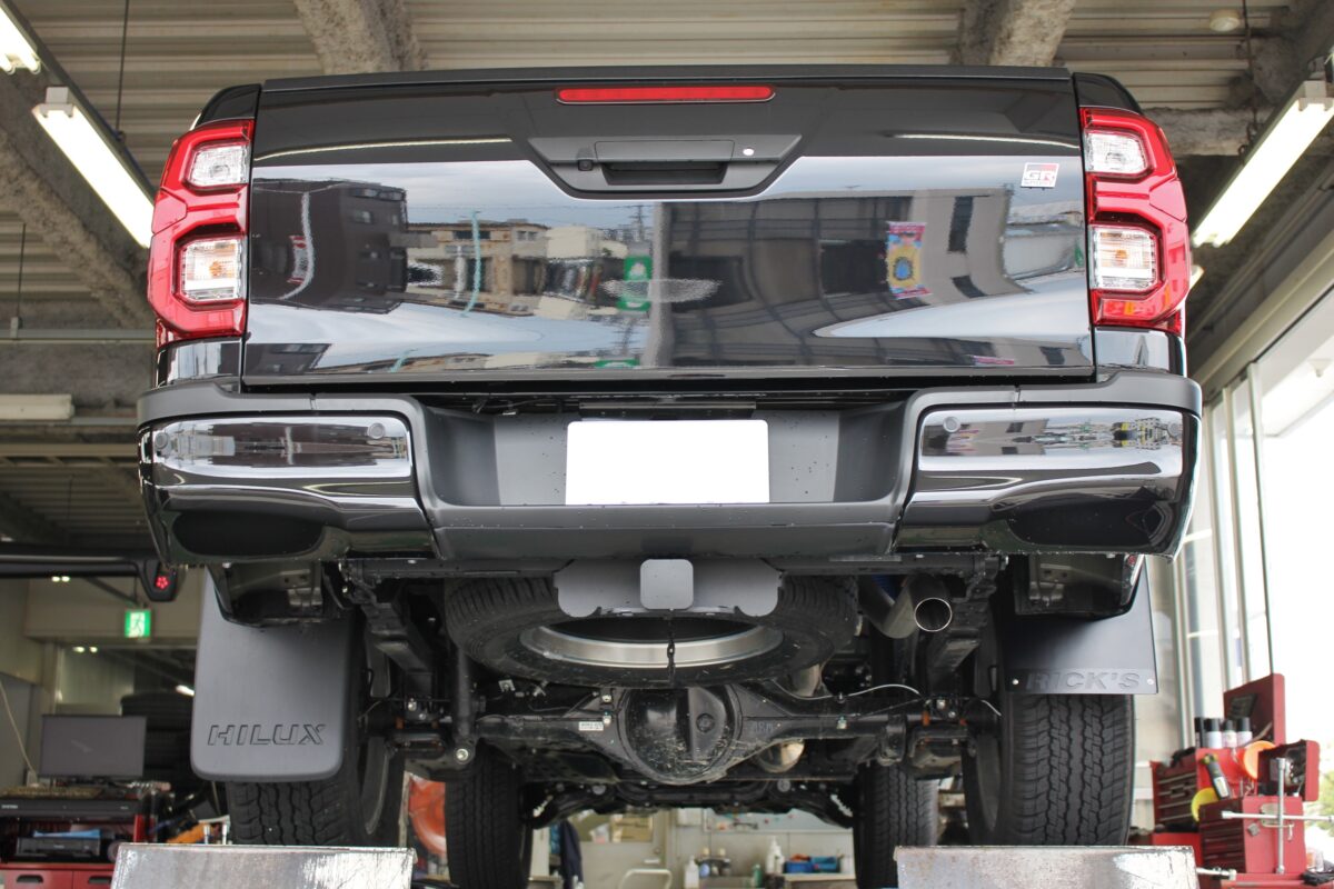 店長個人的ブログ】愛車ハイラックスGRスポーツにRICK'Sマッドガードを