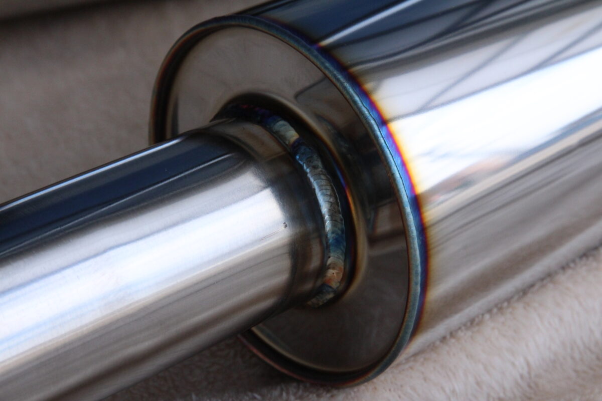 フェアレディZ（Z34）にHKSのスーパーサウンドマスターを装着