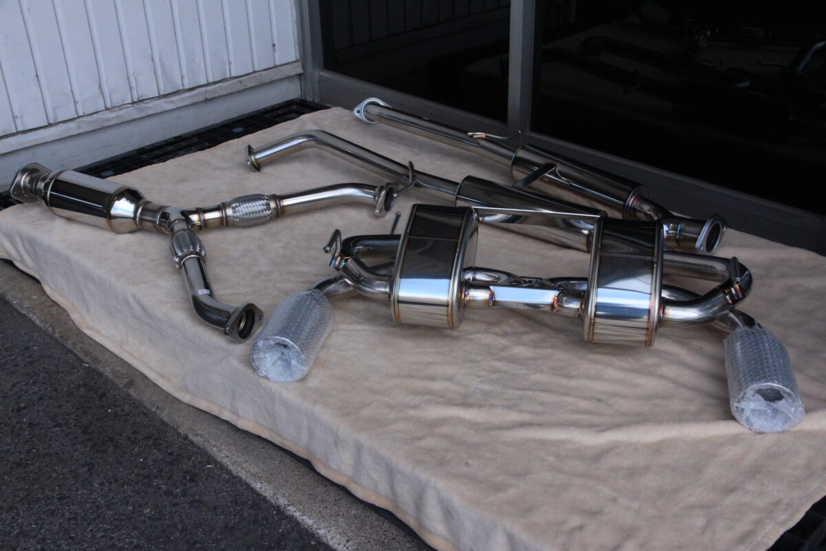 フェアレディZ（Z34）にHKSのスーパーサウンドマスターを装着