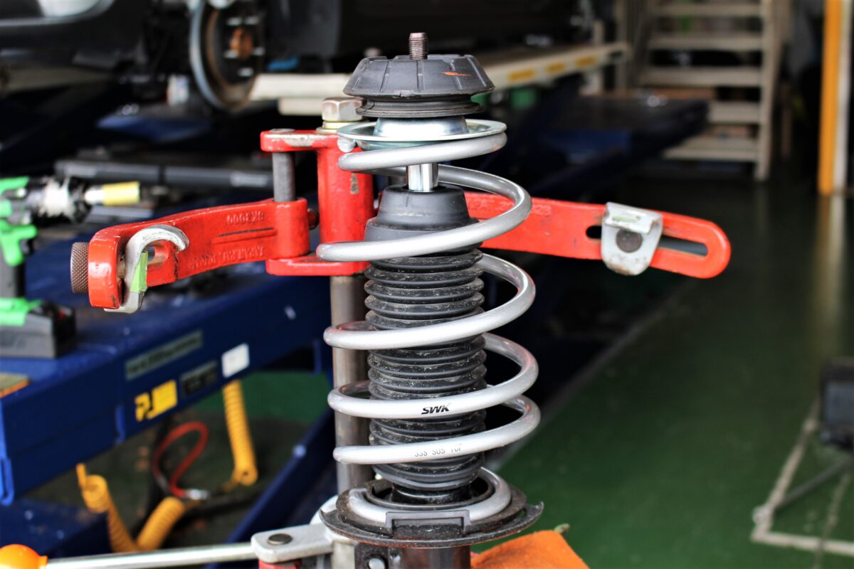 SWK=スズキ ワークス 久留米。ZC33S スイフトスポーツ用 ローダウン