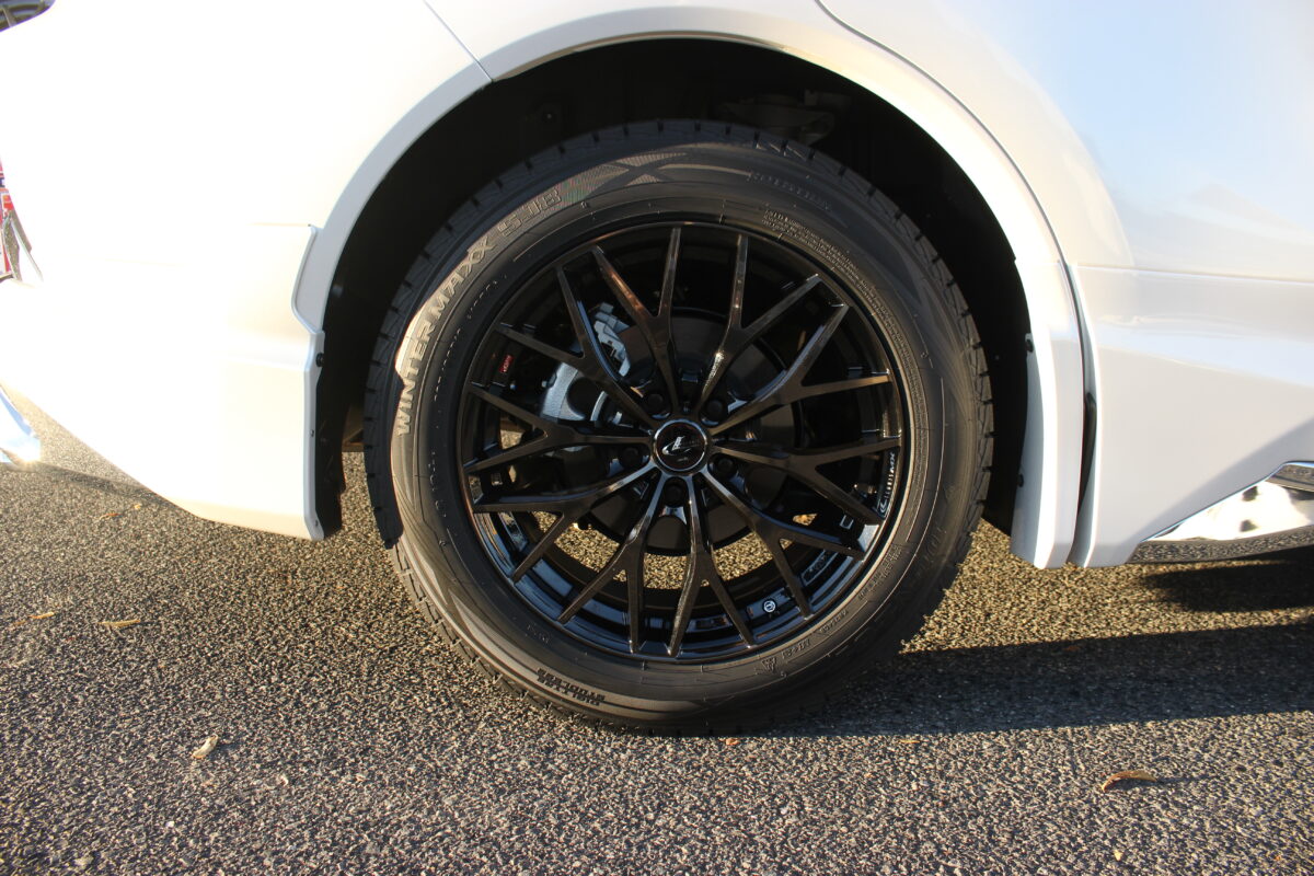 ハリアーにレオニスMX+スタッドレスセットを装着！！ | 一宮店 | 店舗