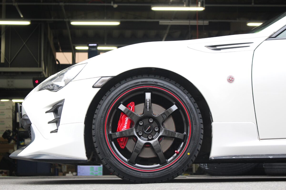 ZN6 86ブレンボ車にスタッドレス！クロススピードCR7 18インチ装着