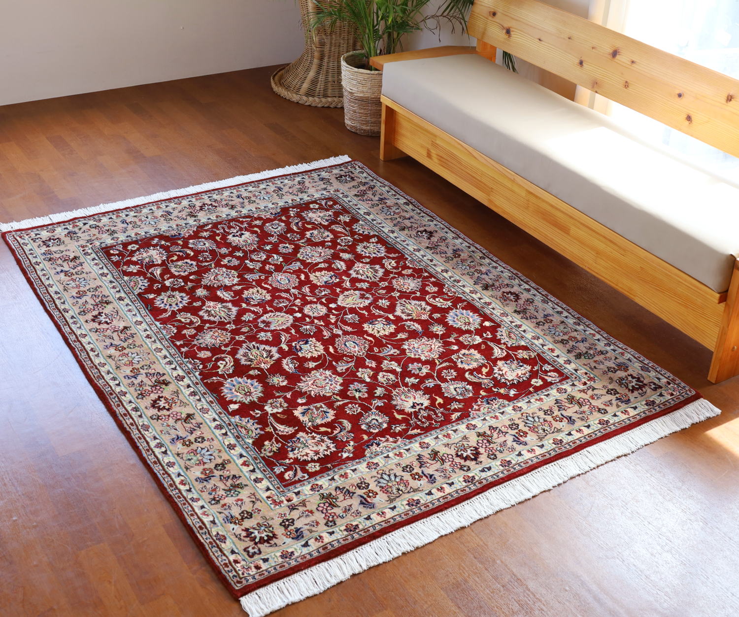 ペルシャ絨毯 赤、オールオーバーの花模様 マシャド産