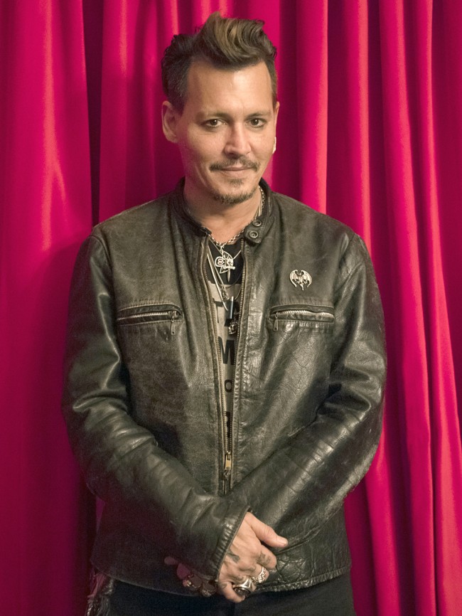 ジョニー・デップ、ライヴパフォーマンスで来日決定！コメント映像も
