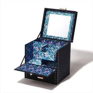 写真）「Francfranc」＆「ANNA SUI」が世界初コラボ！ 家具や