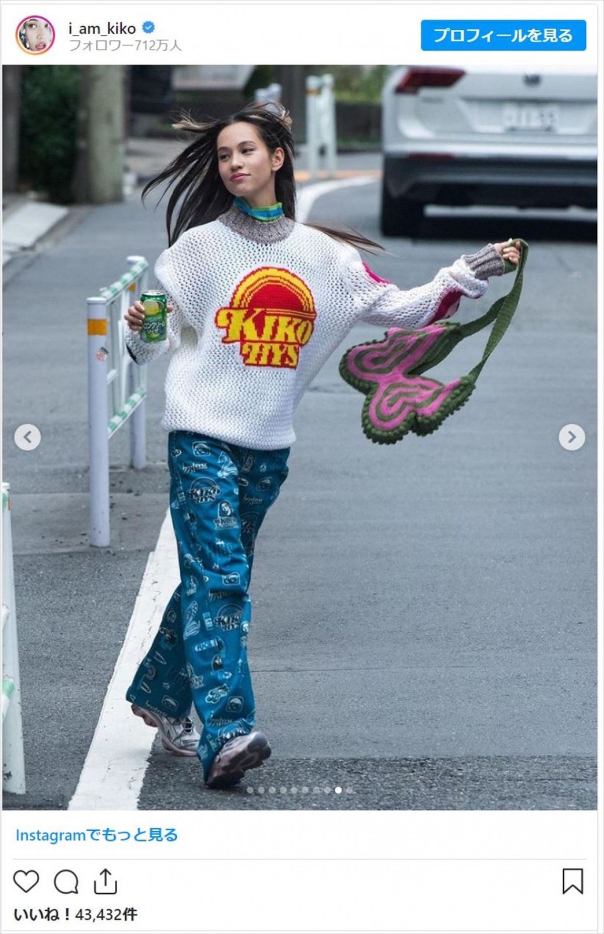写真）水原希子32歳、カラフルヘア＆ファンキーなストリート