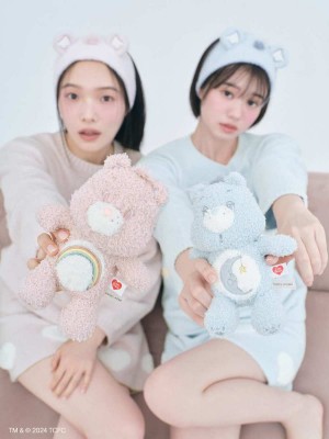 写真）ケアベア×「SNIDEL HOME」がコラボ！ カラフルなウェア＆くま耳